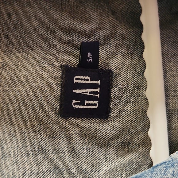 S Gap Jean Jacket with patches - Picture 3 of 4